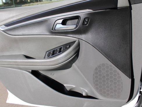 Used 2019 Chevrolet Impala LT image 12