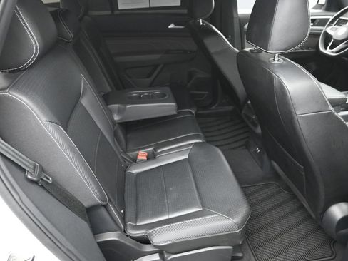 Used 2023 Volkswagen Atlas Cross Sport SE w/ Panoramic Sunroof Package FWD image 11