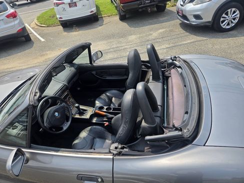 Used 2001 BMW Z3 2.5i RWD image 23