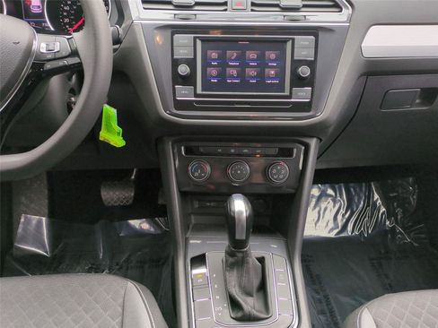 Used 2021 Volkswagen Tiguan S image 14