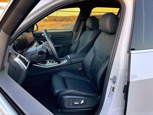 Used 2025 BMW X5 sDrive40i w/ Premium Package image 7