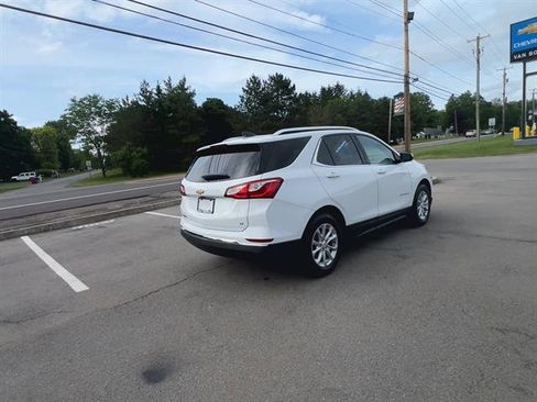 Used 2019 Chevrolet Equinox LT w/ Sun & Navigation Package image 8
