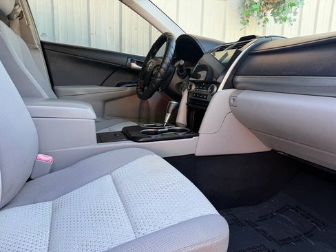 Used 2014 Toyota Camry LE FWD image 14
