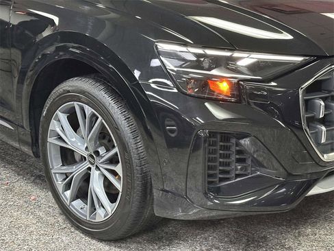Used 2025 Audi Q8 Premium w/ Convenience Package image 7