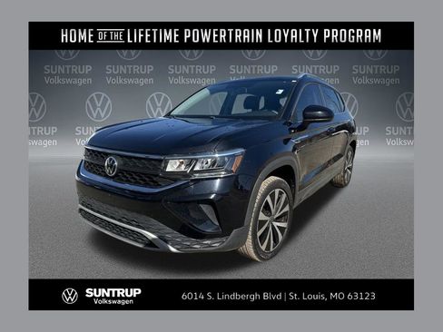 Used 2022 Volkswagen Taos SE image 1