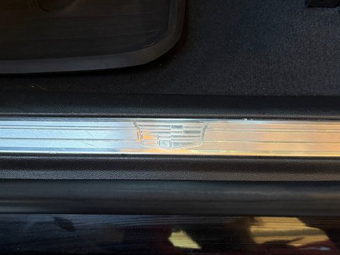 Used 2019 Cadillac XT5 Premium Luxury w/ Driver Assist Package FWD image 16