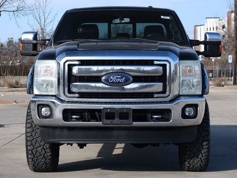 Used 2016 Ford F250 Lariat w/ Chrome Package image 4