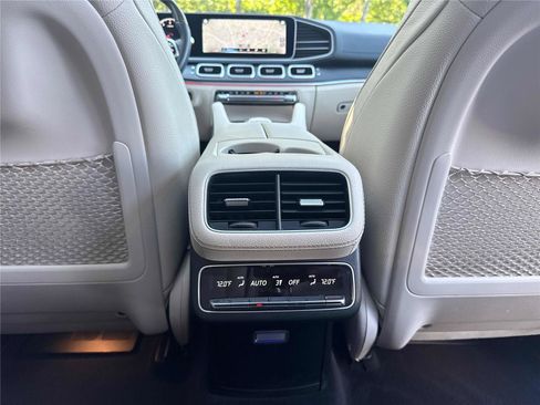 Used 2023 Mercedes-Benz GLS 450 4MATIC image 29