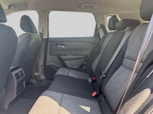 Used 2025 Nissan Rogue SV AWD/4WD image 11