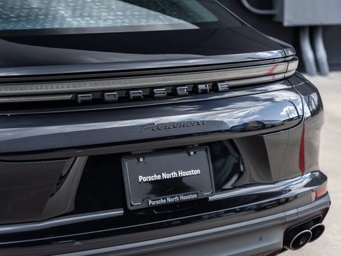 Certified 2025 Porsche Panamera image 14