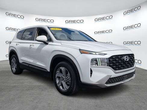 Used 2022 Hyundai Santa Fe SE image 1