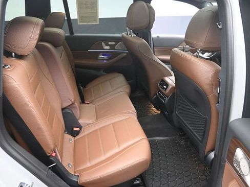 Used 2026 Mercedes-Benz GLS 450 4MATIC image 30