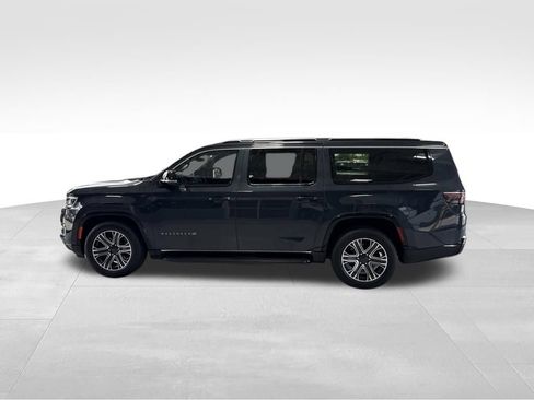 Used 2024 Jeep Wagoneer L Series II w/ Flexible Seating Group AWD/4WD image 2