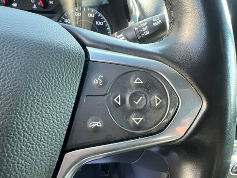 Used 2023 Chevrolet Traverse LT w/ LPO, Floor Liner Package AWD/4WD image 31