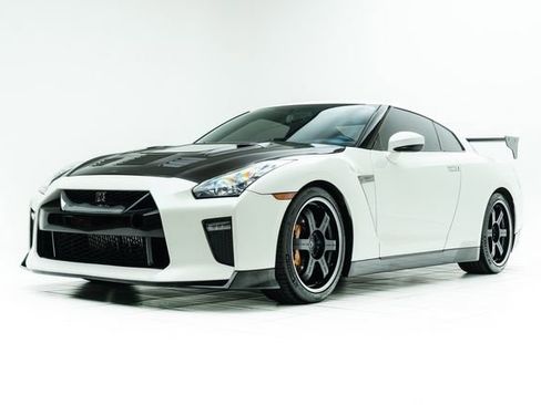 Used 2013 Nissan GT-R Black Edition image 8