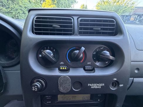 Used 2002 Nissan Frontier XE RWD image 14