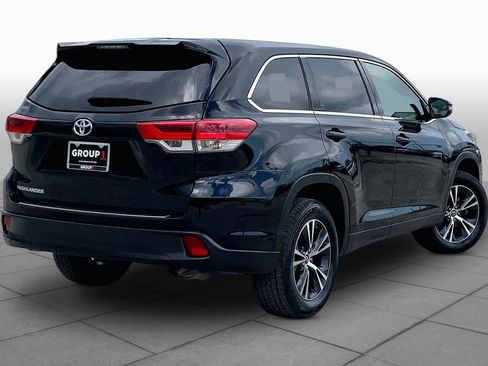 Used 2019 Toyota Highlander LE FWD image 13