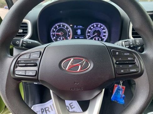 Used 2020 Hyundai Venue SE FWD image 9