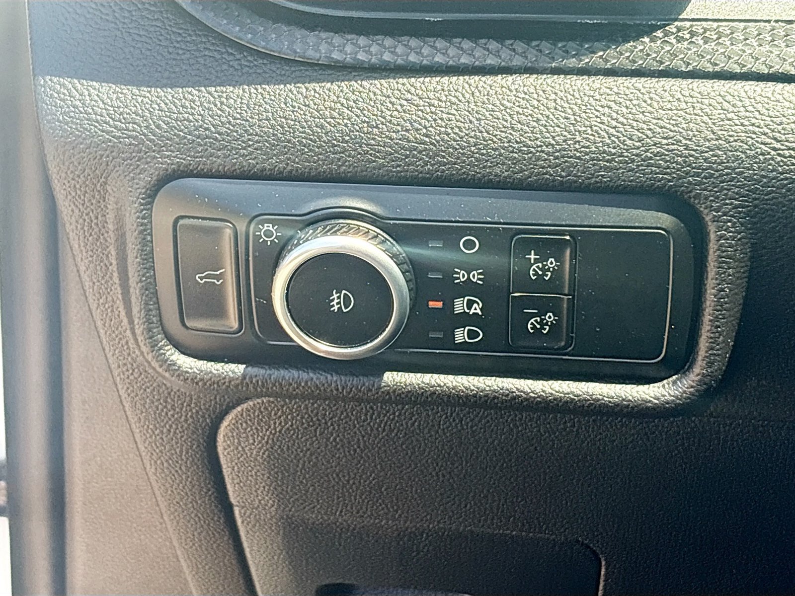 Used 2023 Ford Explorer ST w/ Equipment Group 401A AWD/4WD image 10