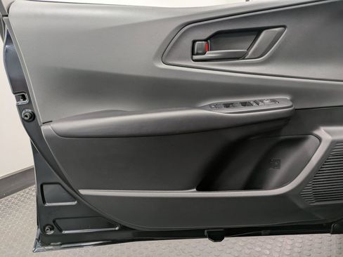 Used 2025 Toyota Prius LE image 8