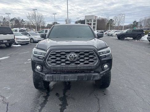 Used 2021 Toyota Tacoma TRD Off-Road image 2