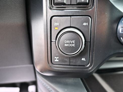 Used 2026 Ford F250 Platinum AWD/4WD image 32