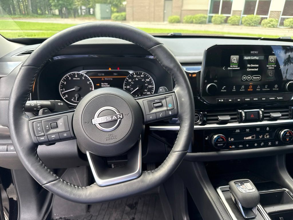 Used 2023 Nissan Pathfinder SL AWD/4WD image 20