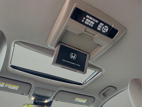 Used 2017 Honda Pilot Elite image 13