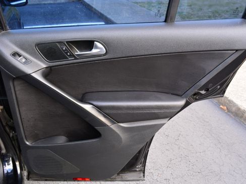 Used 2017 Volkswagen Tiguan Wolfsburg Edition image 14