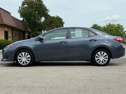 Used 2017 Toyota Corolla LE image 2