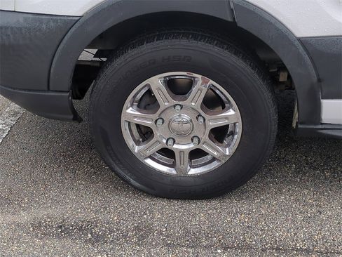 Used 2018 Ford Transit 350 XLT image 12