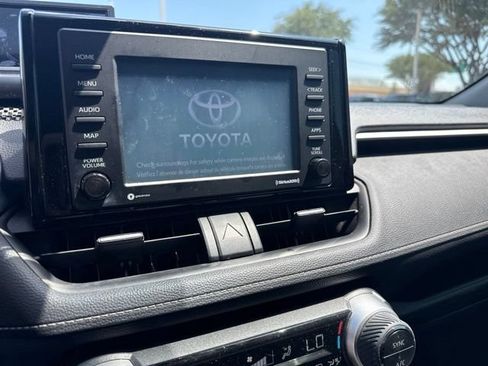 Used 2021 Toyota RAV4 XLE w/ Carpet Mat Package (TMS) FWD image 14