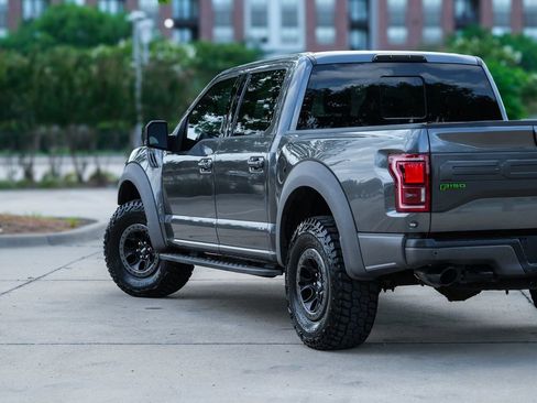 Used 2017 Ford F150 Raptor w/ Equipment Group 802A Luxury AWD/4WD image 22