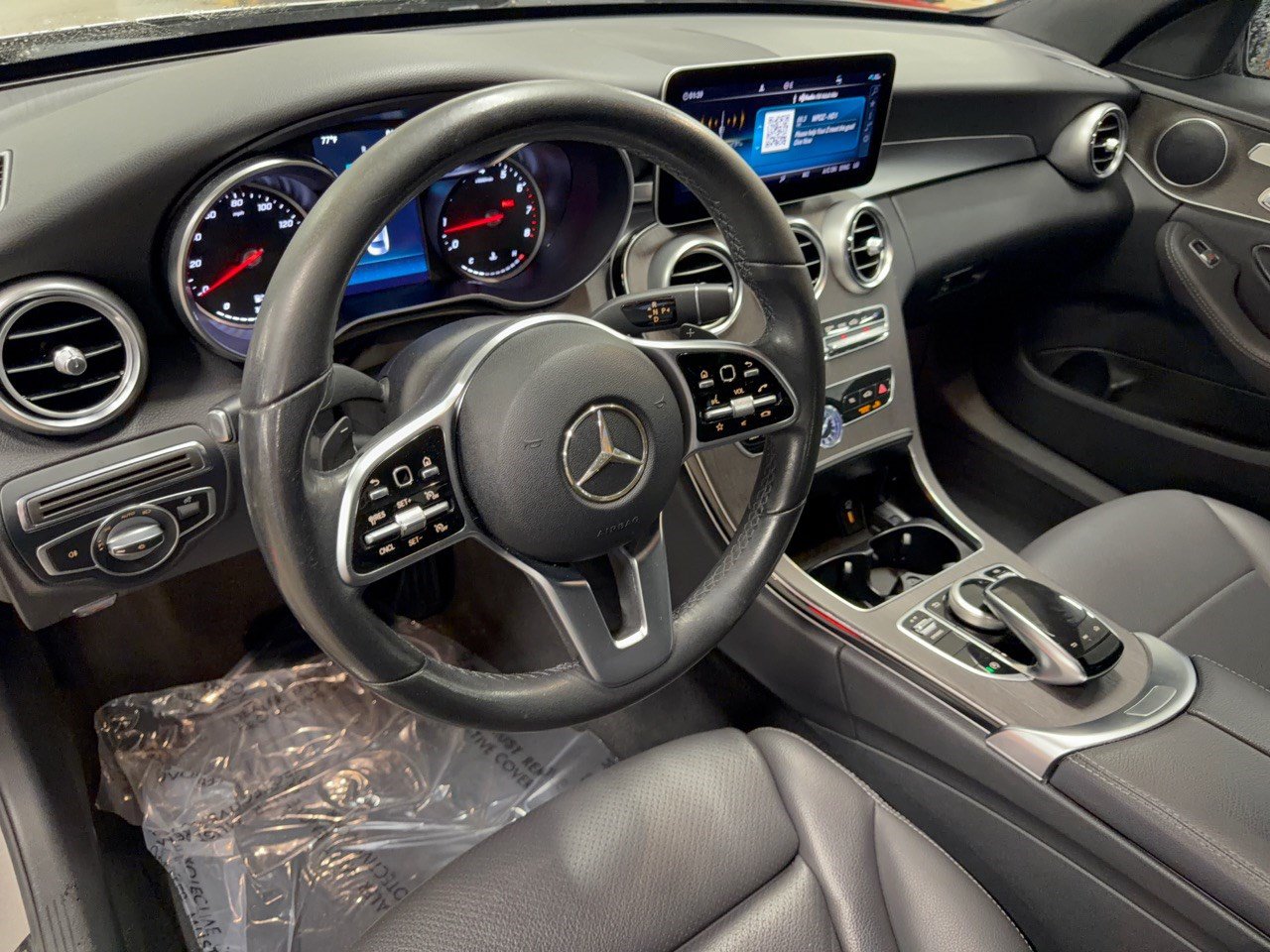 Used 2019 Mercedes-Benz C 300 Sedan image 4