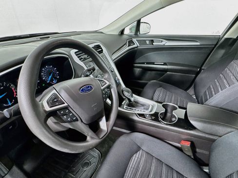Used 2016 Ford Fusion SE FWD image 10