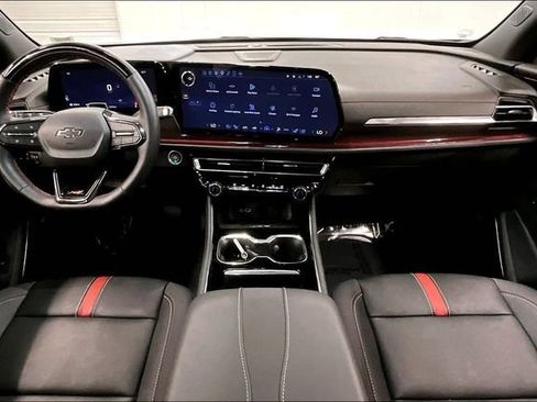 Used 2025 Chevrolet Traverse RS AWD/4WD image 18