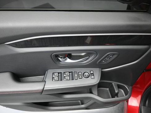 Used 2025 Honda Pilot Black Edition image 23