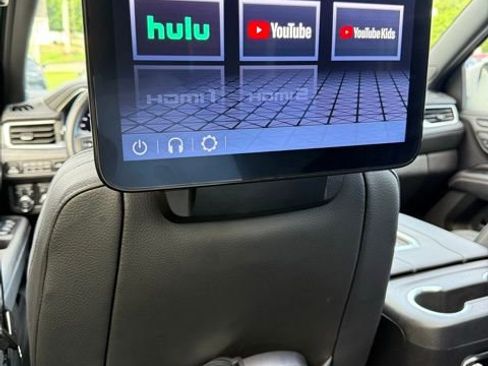 Used 2023 GMC Yukon XL Denali image 28