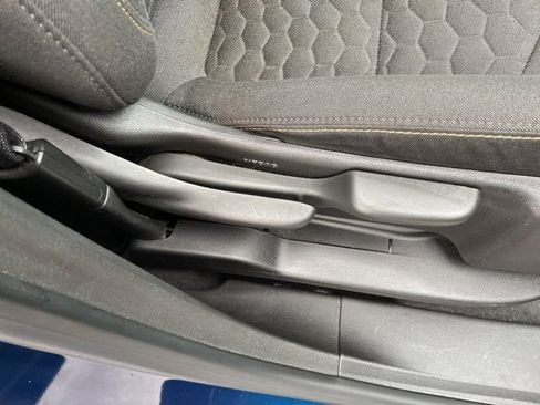 Used 2019 Chevrolet Equinox LT image 48