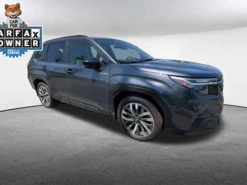 Used 2025 Subaru Forester Touring w/ Touring Package AWD/4WD image 2
