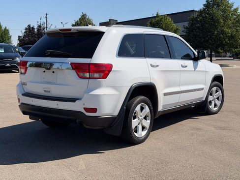 Used 2013 Jeep Grand Cherokee Laredo AWD/4WD image 4