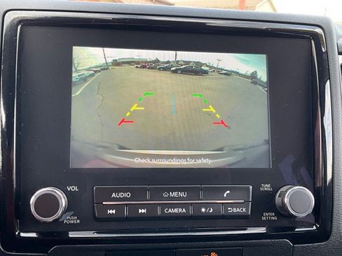 Used 2022 Nissan Frontier SV image 21