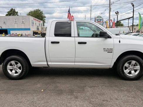 Used 2024 RAM 1500 Classic SLT AWD/4WD image 11