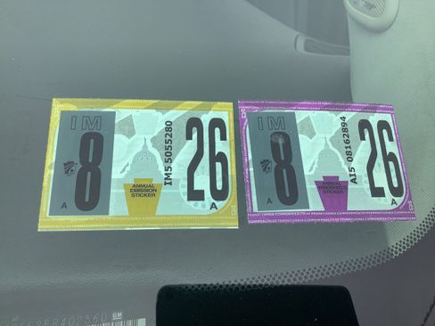 Used 2011 Cadillac Escalade Luxury image 21