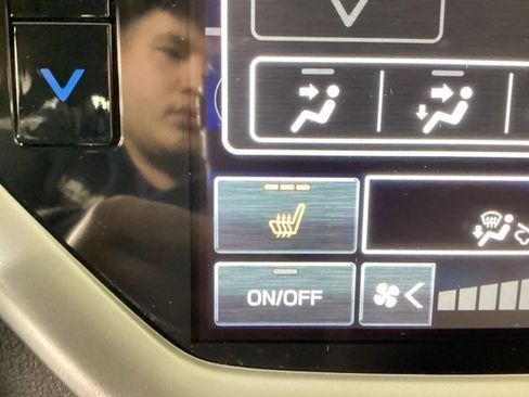 Certified 2023 Subaru Ascent Premium w/ Convenience Package image 24