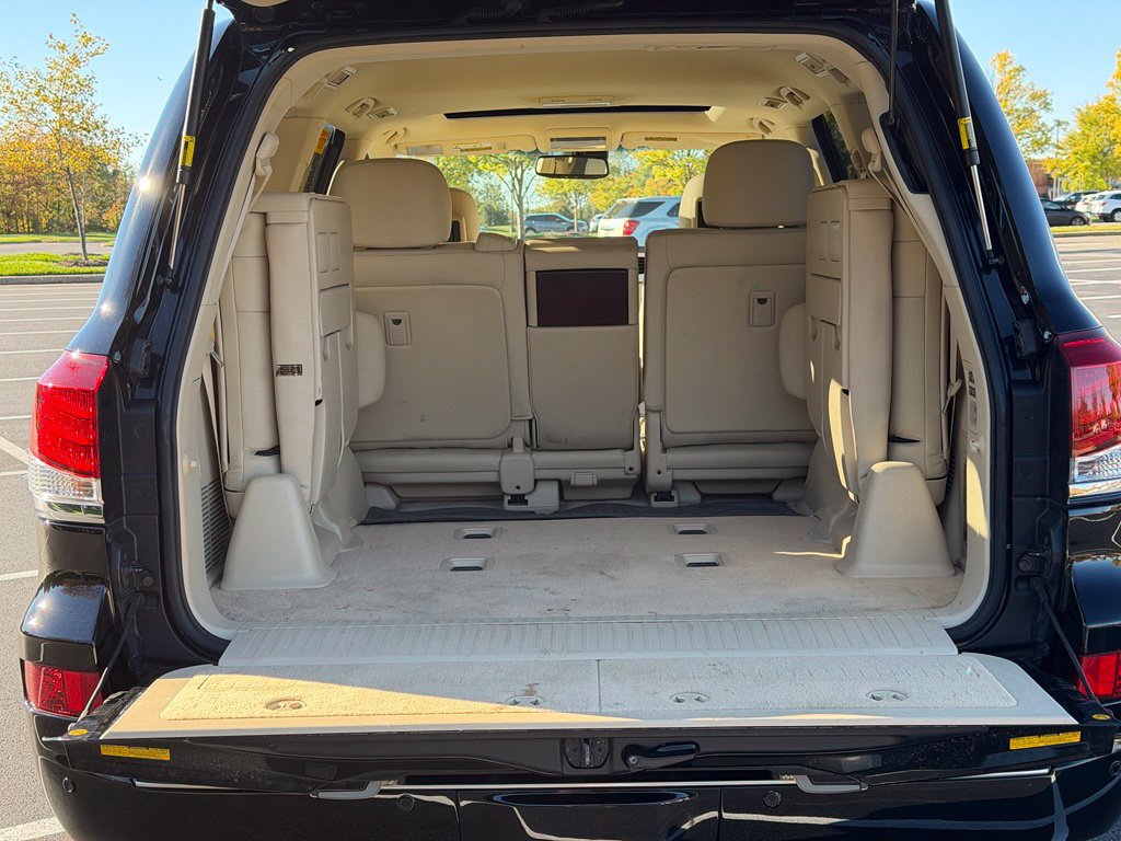 Used 2015 Lexus LX 570 4WD w/ Luxury Package image 8
