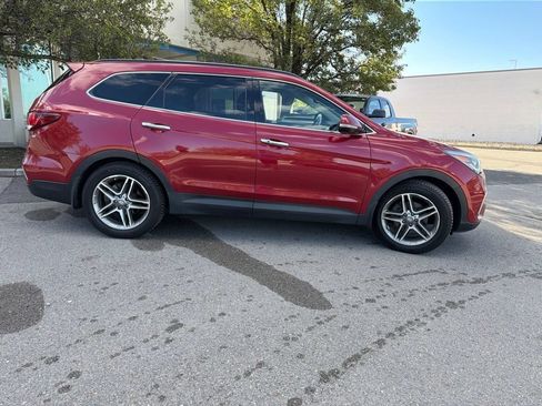 Used 2017 Hyundai Santa Fe AWD w/ Cargo Package image 4
