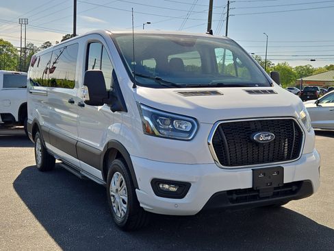 Certified 2023 Ford Transit 350 XLT RWD image 4