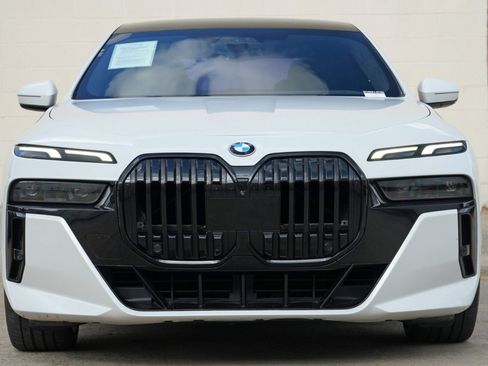 Used 2023 BMW 740i RWD image 7
