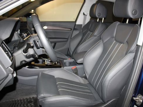 Certified 2025 Audi Q5 2.0T Premium Plus w/ Premium Plus Package image 7